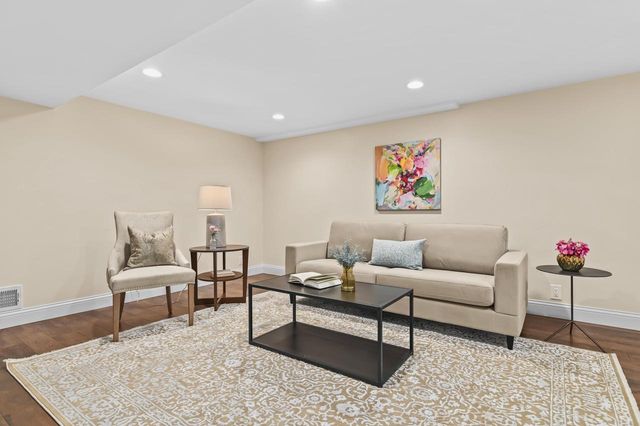 537 N 114th STREET, Wauwatosa, WI 53226