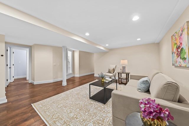 537 N 114th STREET, Wauwatosa, WI 53226