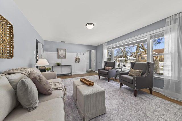 537 N 114th STREET, Wauwatosa, WI 53226