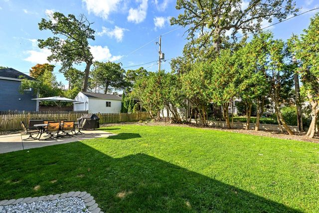 537 N 114th STREET, Wauwatosa, WI 53226