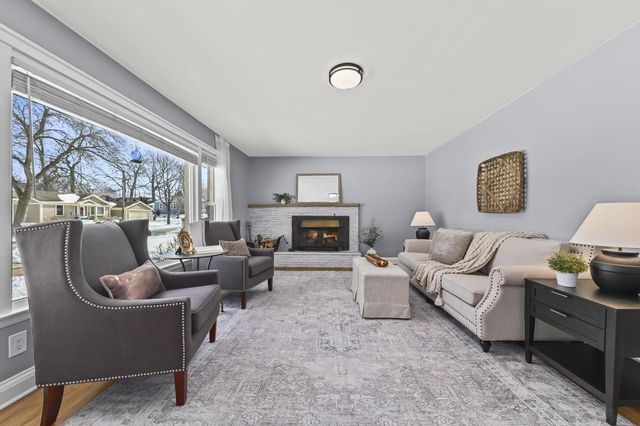 537 N 114th STREET, Wauwatosa, WI 53226