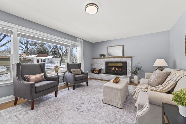 537 N 114th STREET, Wauwatosa, WI 53226