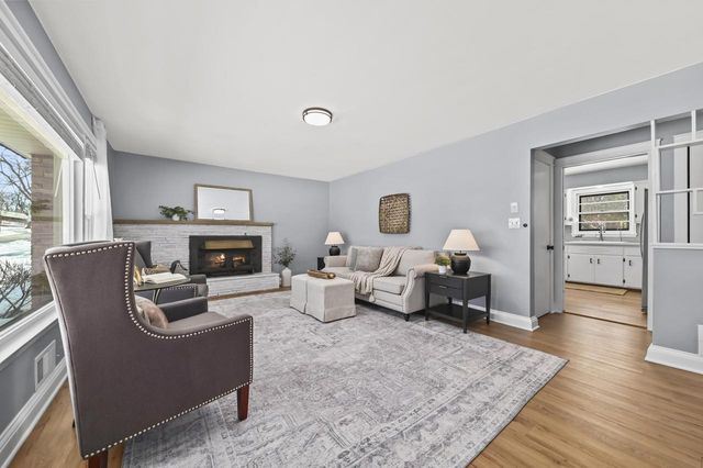 537 N 114th STREET, Wauwatosa, WI 53226