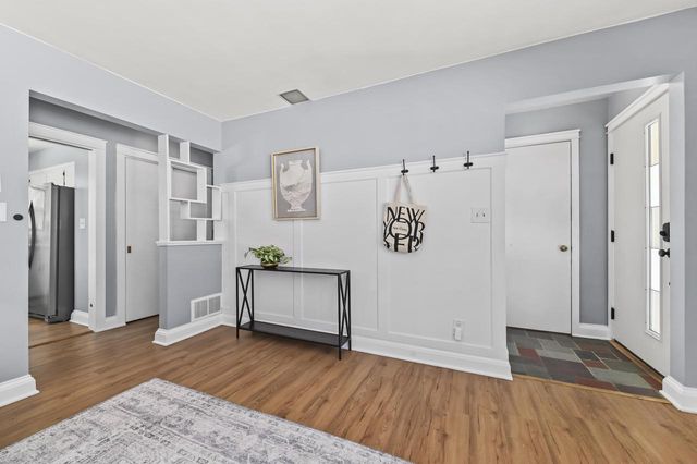 537 N 114th STREET, Wauwatosa, WI 53226