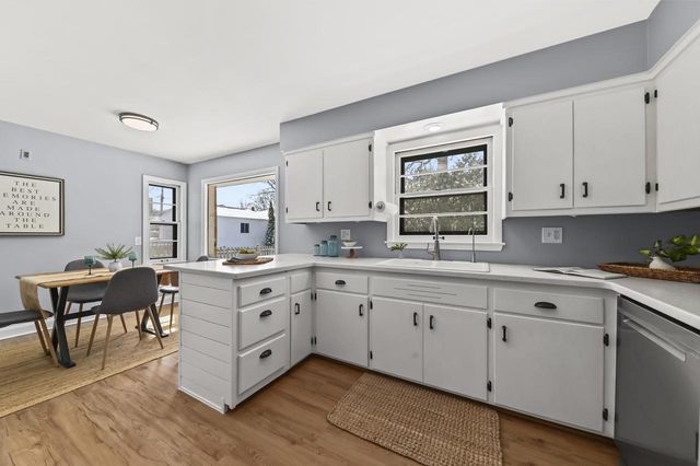 537 N 114th STREET, Wauwatosa, WI 53226