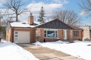 537 N 114th STREET, Wauwatosa, WI 53226