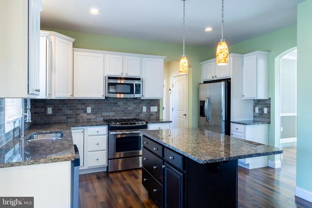 5988 CAMDEN DR, Harrisburg, PA 17112