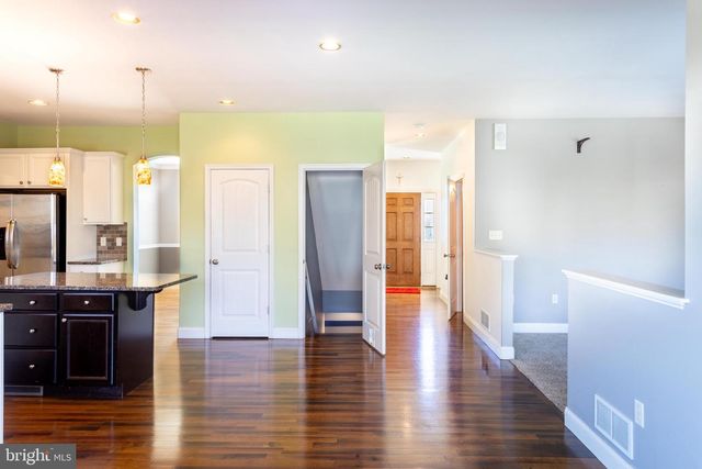 5988 CAMDEN DR, Harrisburg, PA 17112