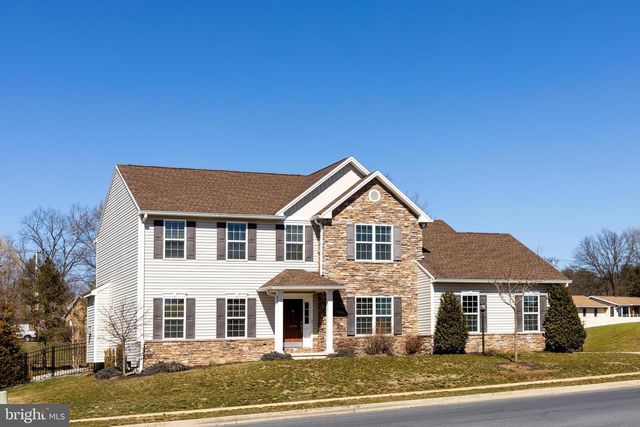 5988 CAMDEN DR, Harrisburg, PA 17112