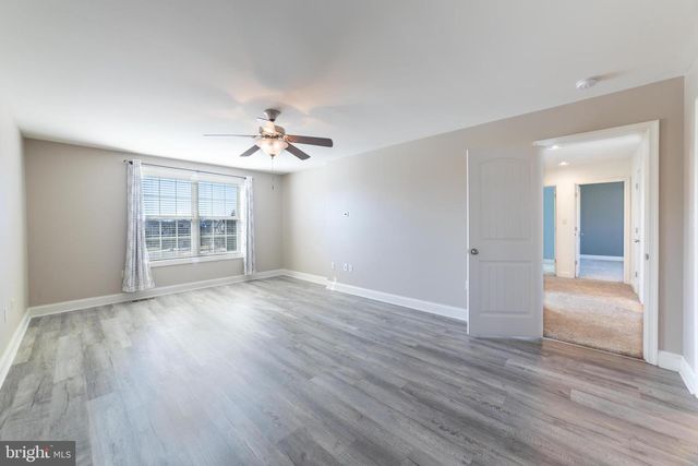 5988 CAMDEN DR, Harrisburg, PA 17112