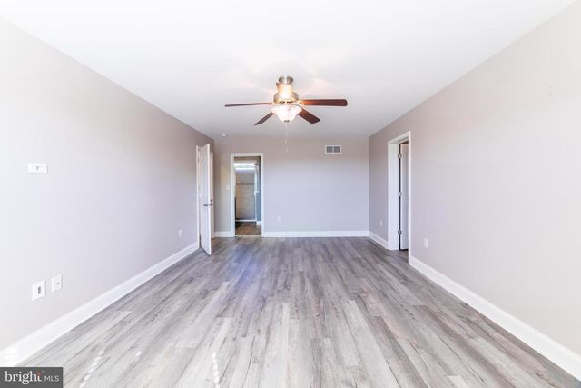 5988 CAMDEN DR, Harrisburg, PA 17112