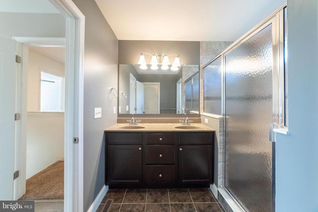 5988 CAMDEN DR, Harrisburg, PA 17112