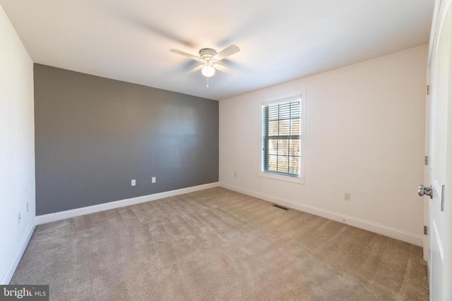 5988 CAMDEN DR, Harrisburg, PA 17112