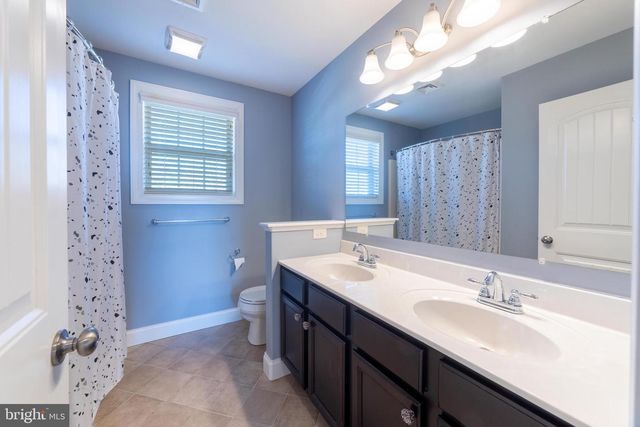 5988 CAMDEN DR, Harrisburg, PA 17112