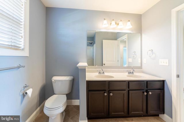 5988 CAMDEN DR, Harrisburg, PA 17112