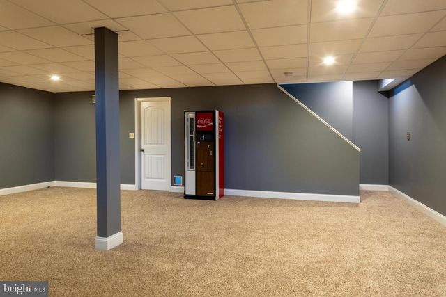 5988 CAMDEN DR, Harrisburg, PA 17112