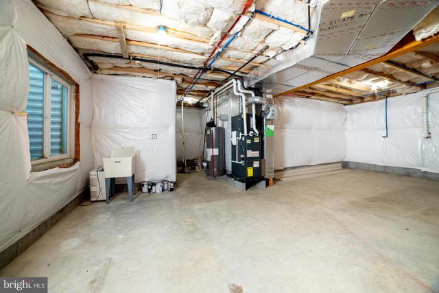 5988 CAMDEN DR, Harrisburg, PA 17112