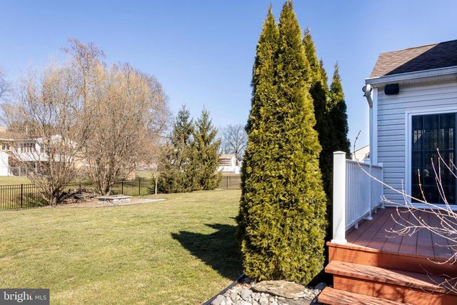 5988 CAMDEN DR, Harrisburg, PA 17112