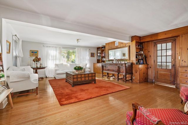 61 Drexel Avenue, Westbury, NY 11590