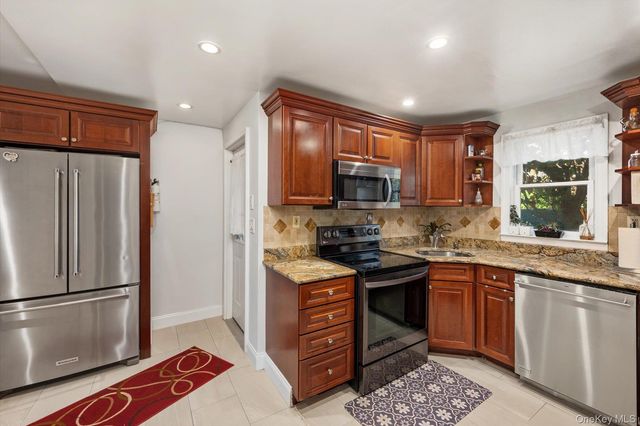 61 Drexel Avenue, Westbury, NY 11590
