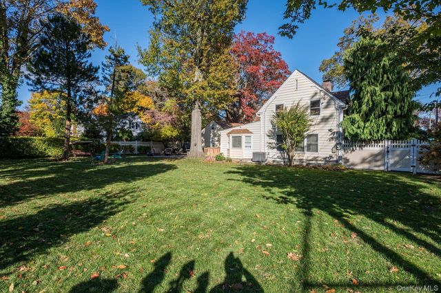 61 Drexel Avenue, Westbury, NY 11590