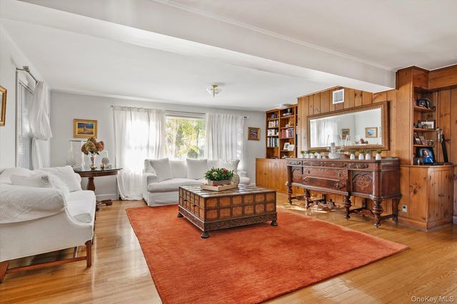 61 Drexel Avenue, Westbury, NY 11590