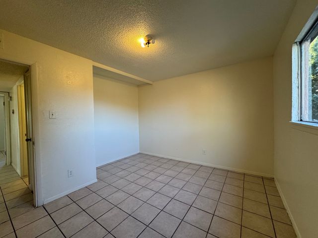 2800 Cerillos Rd. 165, Santa Fe, NM 87507