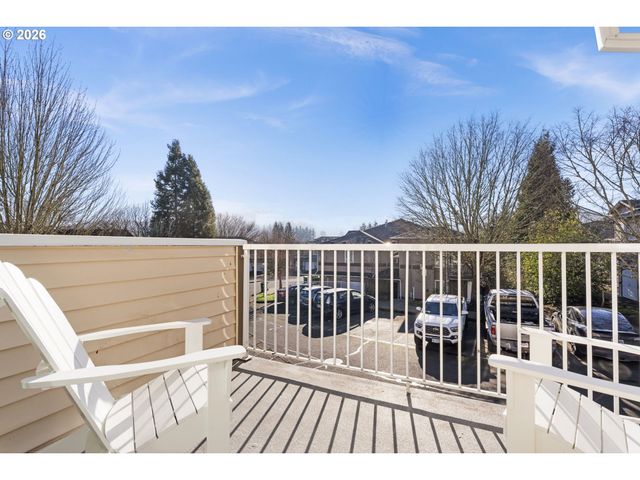 14705 Sw SANDHILL Loop 202, Beaverton, OR 97007