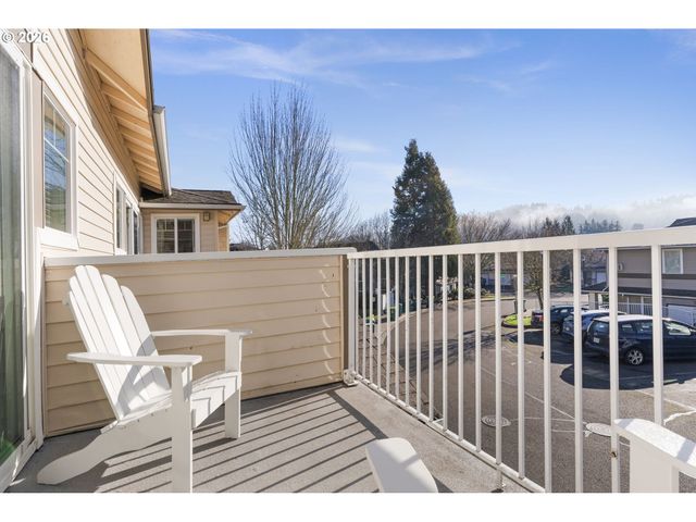 14705 Sw SANDHILL Loop 202, Beaverton, OR 97007