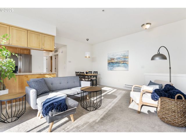 14705 Sw SANDHILL Loop 202, Beaverton, OR 97007