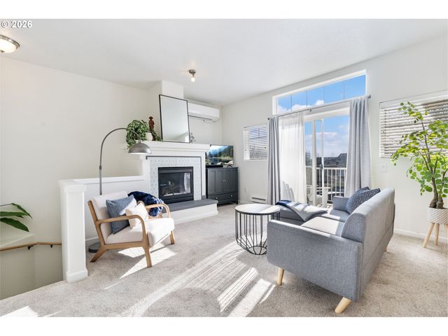 14705 Sw SANDHILL Loop 202, Beaverton, OR 97007