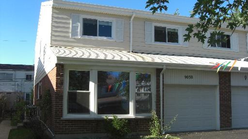 9038 Hollyberry Avenue, Des Plaines, IL 60016