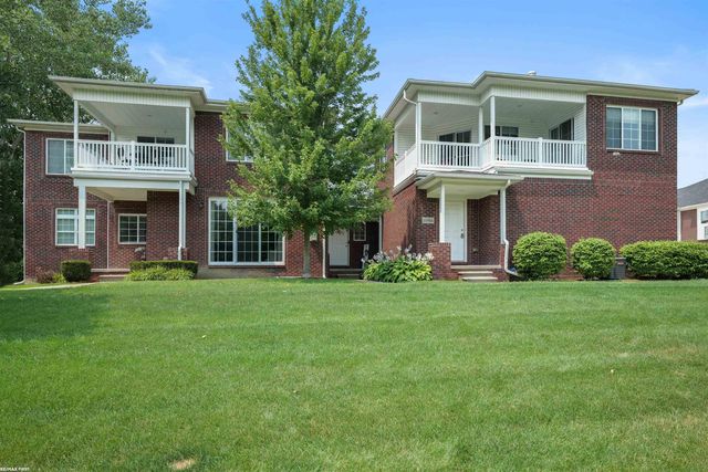 6986 Boulder Pointe Court 91, Washington, MI 48094