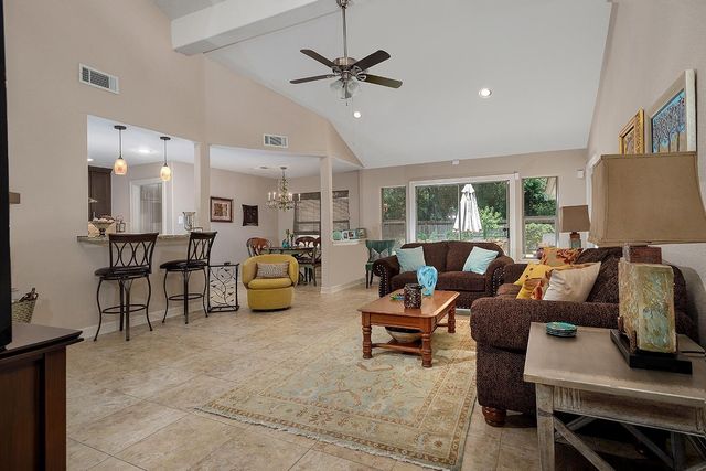4 Postvine Court, The Woodlands, TX 77381
