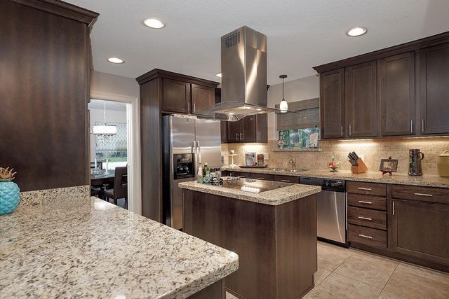 4 Postvine Court, The Woodlands, TX 77381