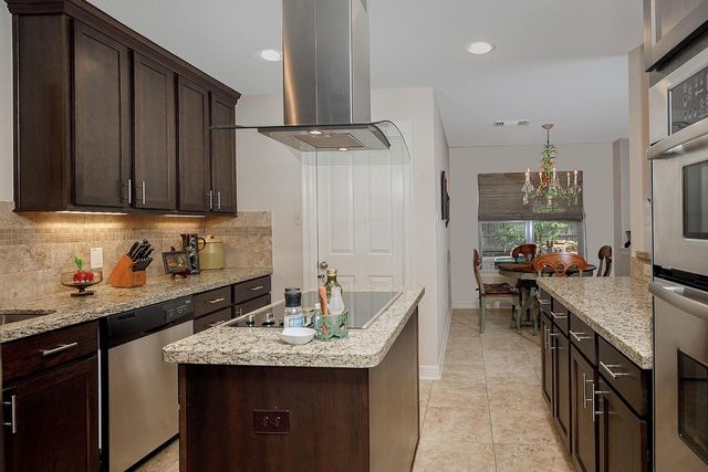 4 Postvine Court, The Woodlands, TX 77381