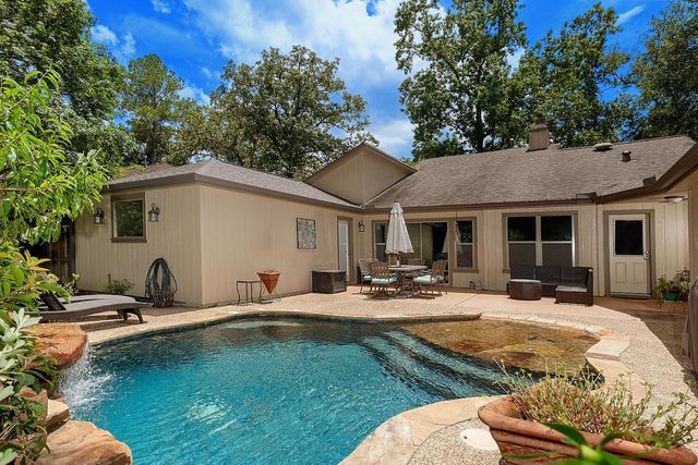 4 Postvine Court, The Woodlands, TX 77381