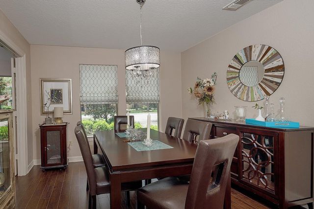 4 Postvine Court, The Woodlands, TX 77381