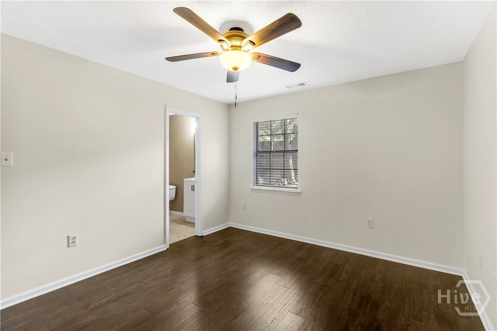 Image 16 of property listing at 132 Hunt Club Court, Savannah, GA 31406