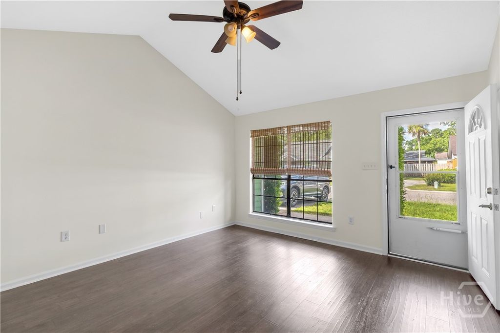 Image 3 of property listing at 132 Hunt Club Court, Savannah, GA 31406