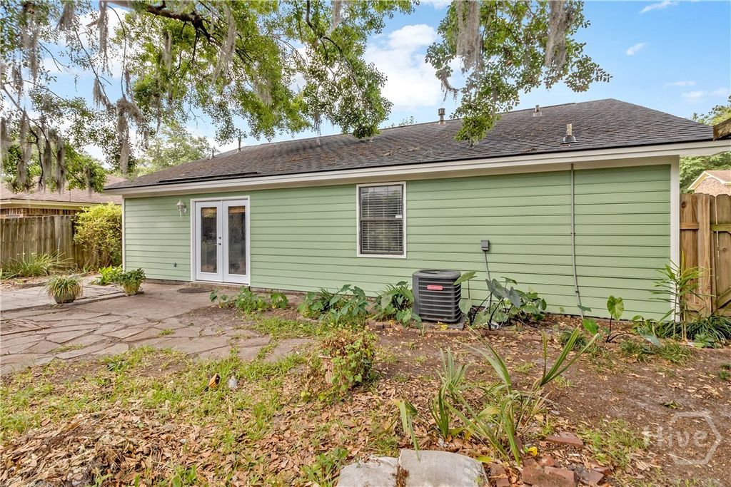 Image 31 of property listing at 132 Hunt Club Court, Savannah, GA 31406