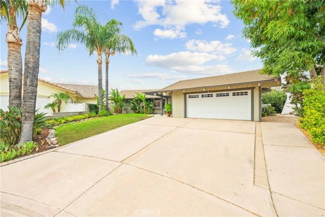 30199 Windward Drive, Canyon Lake, CA 92587