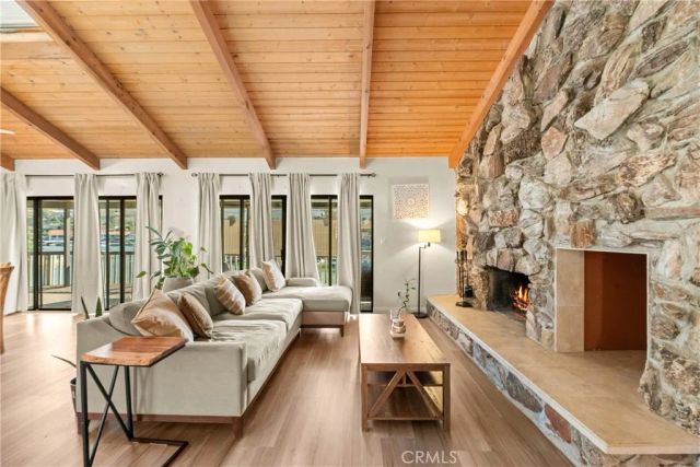 30199 Windward Drive, Canyon Lake, CA 92587