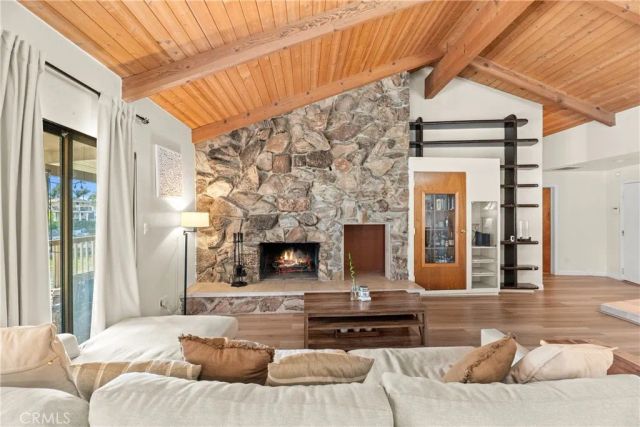 30199 Windward Drive, Canyon Lake, CA 92587