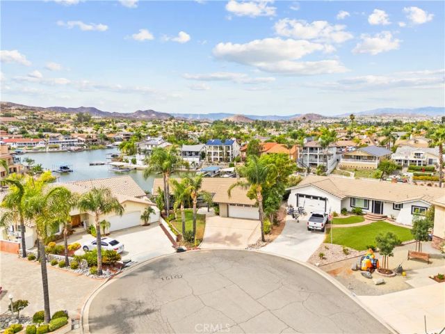 30199 Windward Drive, Canyon Lake, CA 92587