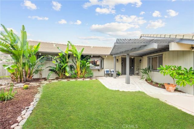 30199 Windward Drive, Canyon Lake, CA 92587