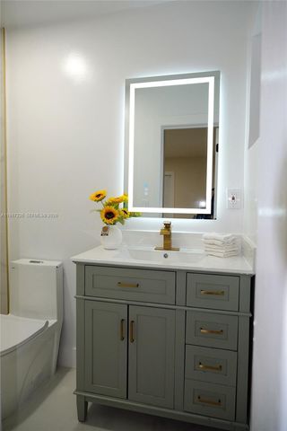 1084 SW 4th Ave, Pompano Beach, FL 33060