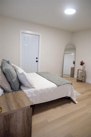 1084 SW 4th Ave, Pompano Beach, FL 33060