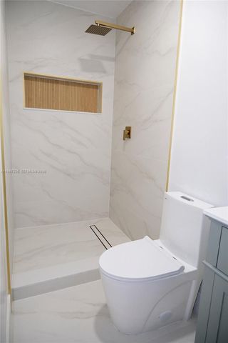 1084 SW 4th Ave, Pompano Beach, FL 33060