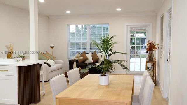 1084 SW 4th Ave, Pompano Beach, FL 33060